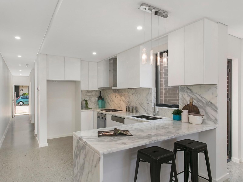 11 Sutherland Street, St Peters NSW 2044