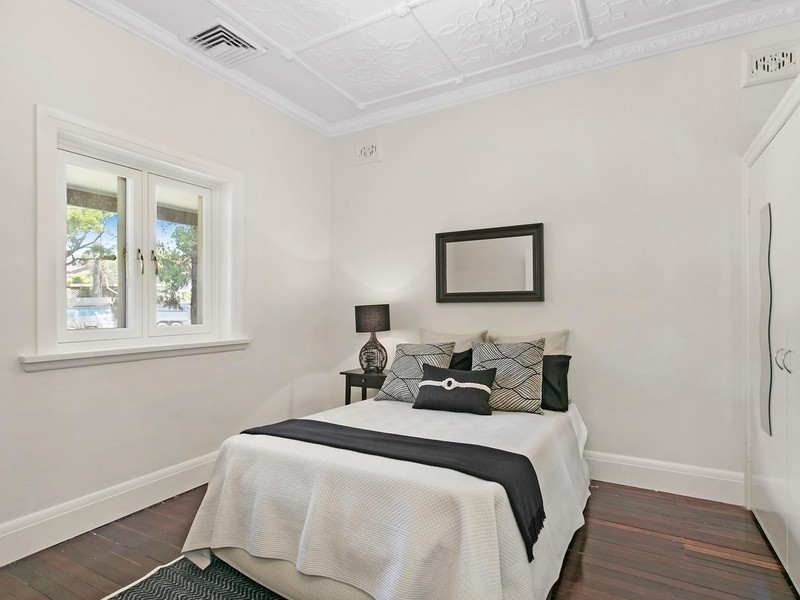 8 Browns Avenue, Enmore NSW 2042