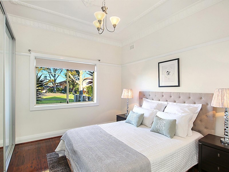 11 Wavell Parade, Earlwood NSW 2206