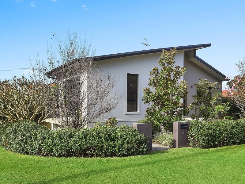 7 Highland Crescent, Earlwood NSW 2206