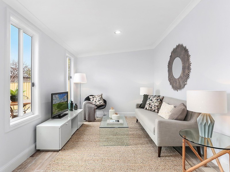 2 Cook Street, Tempe NSW 2044