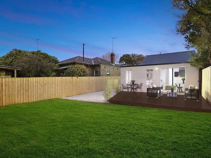 2 Cook Street, Tempe NSW 2044