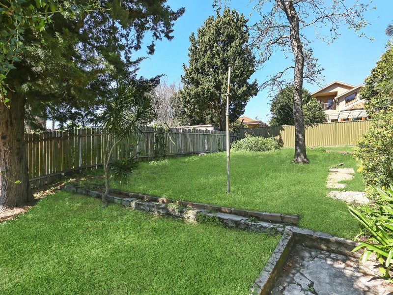 35 Hocking Avenue, Earlwood NSW 2206