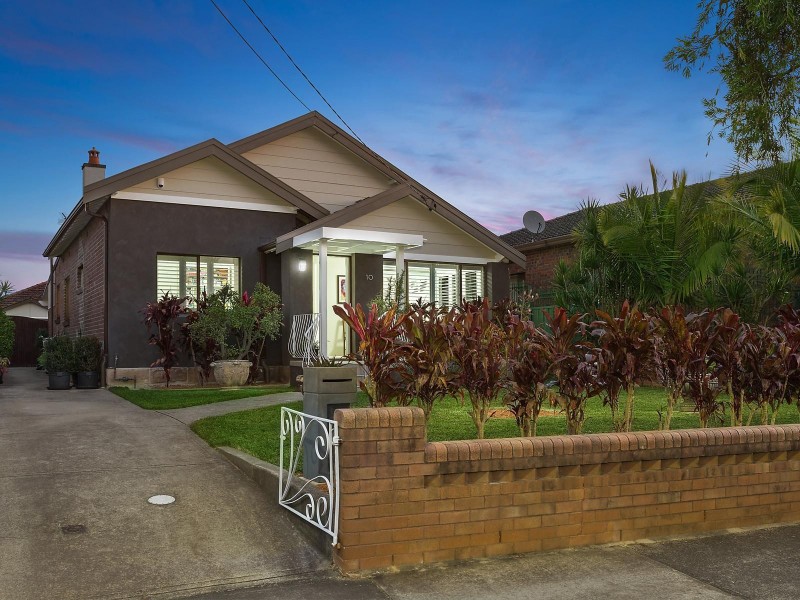 10 Lanark Avenue, Earlwood NSW 2206