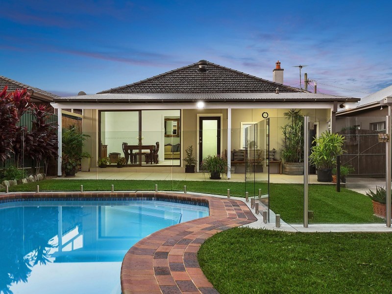 10 Lanark Avenue, Earlwood NSW 2206