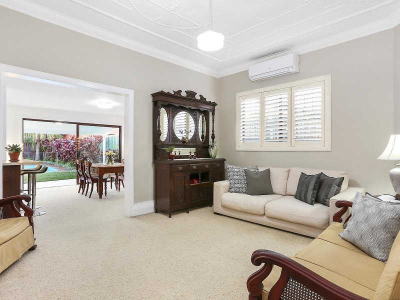 10 Lanark Avenue, Earlwood NSW 2206