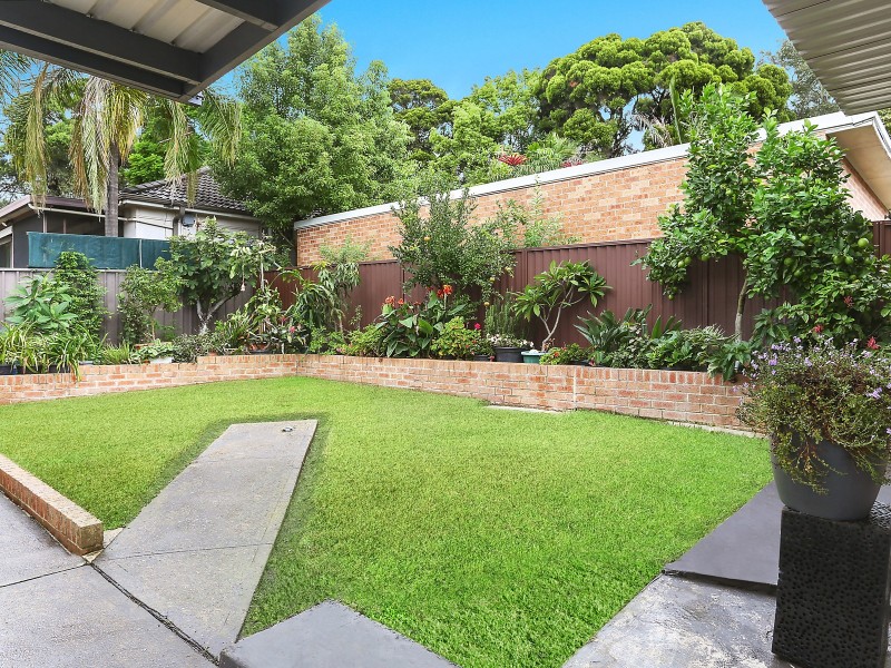 5 Leslie Street, Roselands NSW 2196