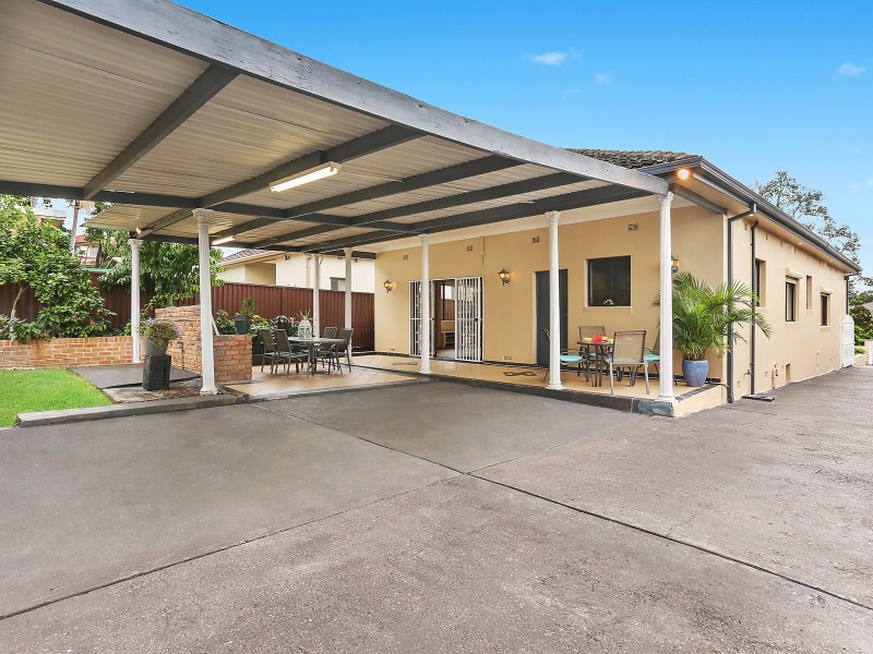 5 Leslie Street, Roselands NSW 2196