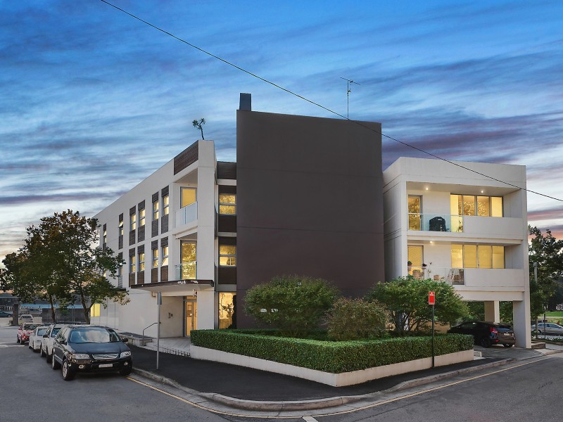 4/84 Wentworth Park Road, Glebe NSW 2037