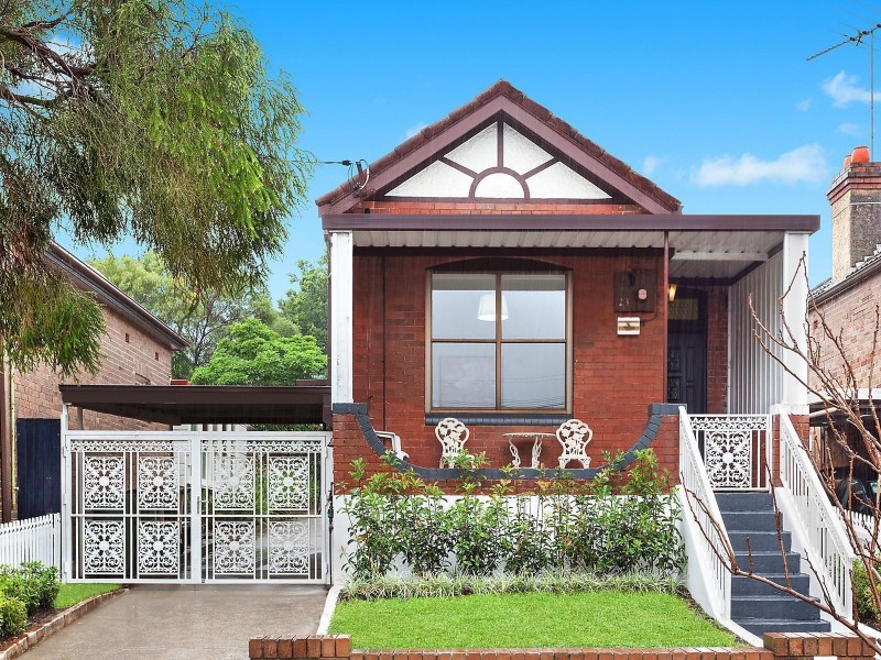 23 School Parade, Marrickville NSW 2204