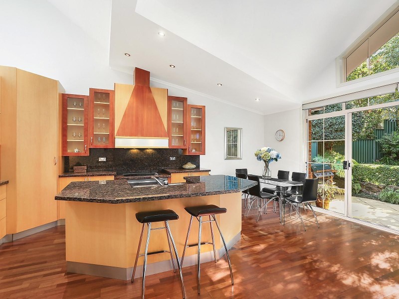 2/9 Highcliff Road, Earlwood NSW 2206