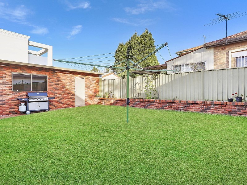 44 Hamilton Avenue, Earlwood NSW 2206