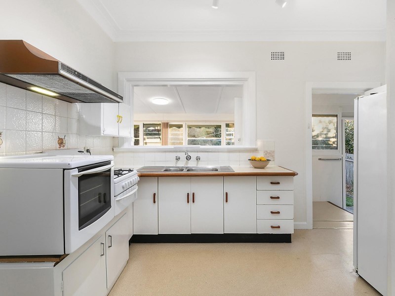 15 Glenview Avenue, Earlwood NSW 2206