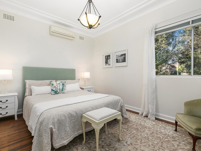 15 Glenview Avenue, Earlwood NSW 2206