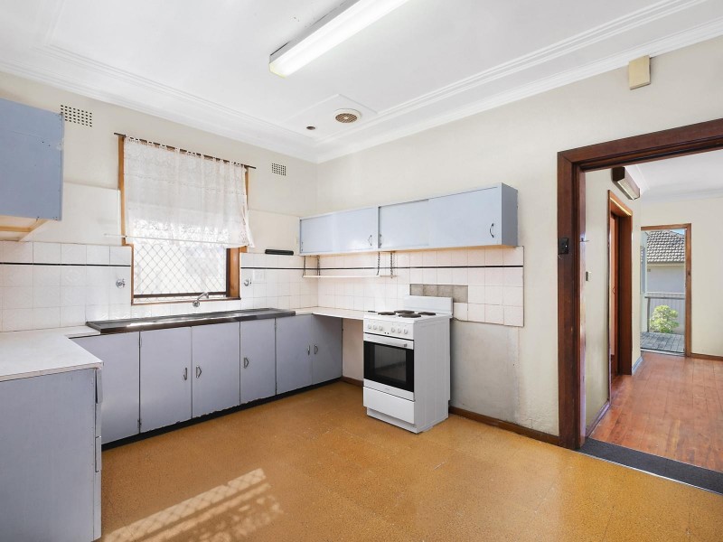 31 Lawn Avenue, Clemton Park NSW 2206