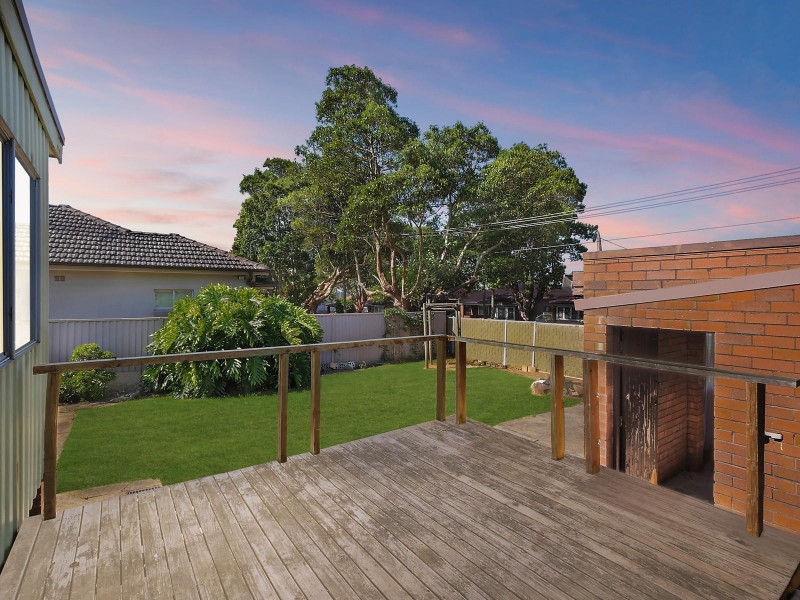 31 Lawn Avenue, Clemton Park NSW 2206