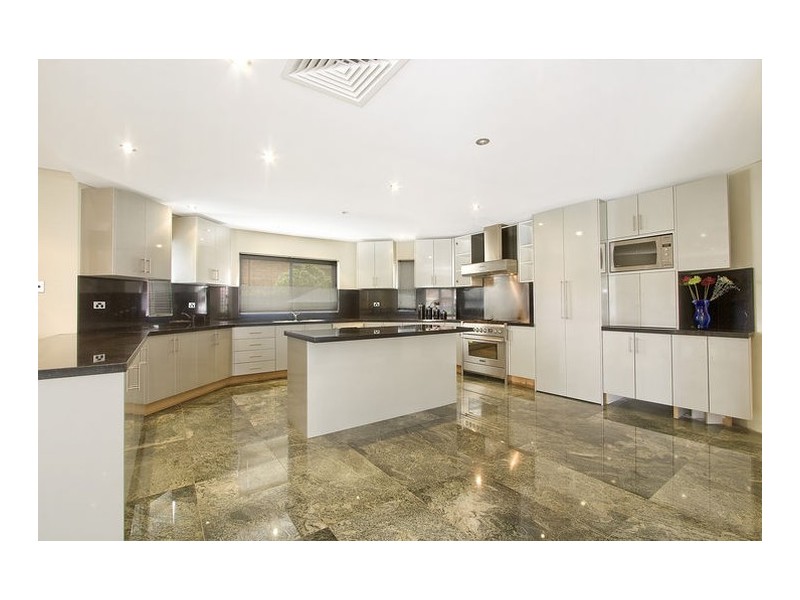 16 Michael Avenue, Belfield NSW 2191