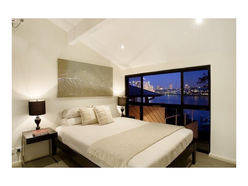 8 William Street, Balmain East NSW 2041