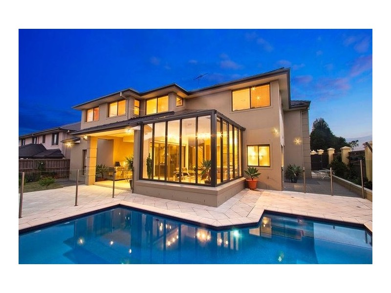 16 Pipersbrook Crescent, Bella Vista NSW 2153