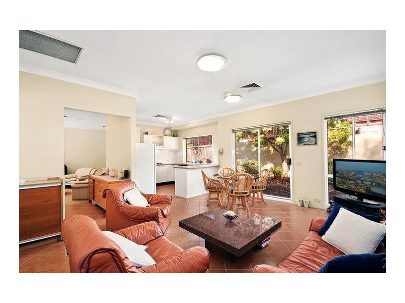 1 Sirrius Close, Beaumont Hills NSW 2155