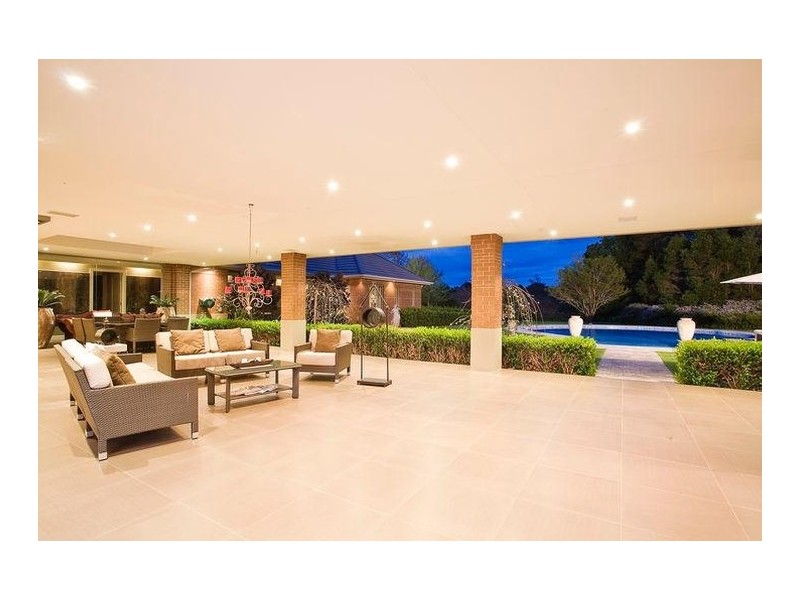 8 Emperor Place, Kenthurst NSW 2156