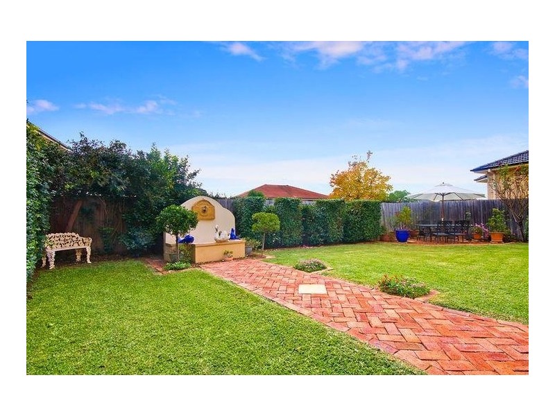 19 Broadleaf Crescent, Beaumont Hills NSW 2155