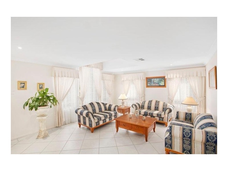 28 Broadleaf Crescent, Beaumont Hills NSW 2155