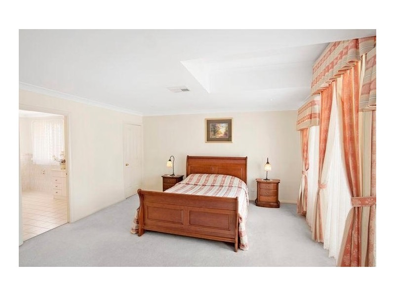 28 Broadleaf Crescent, Beaumont Hills NSW 2155