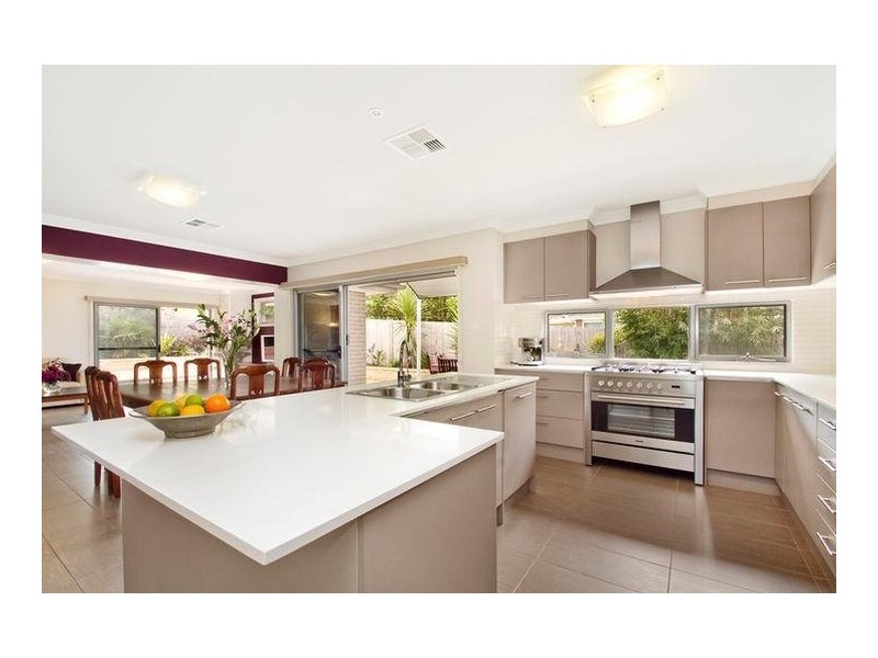 8 Rockley Avenue, Baulkham Hills NSW 2153
