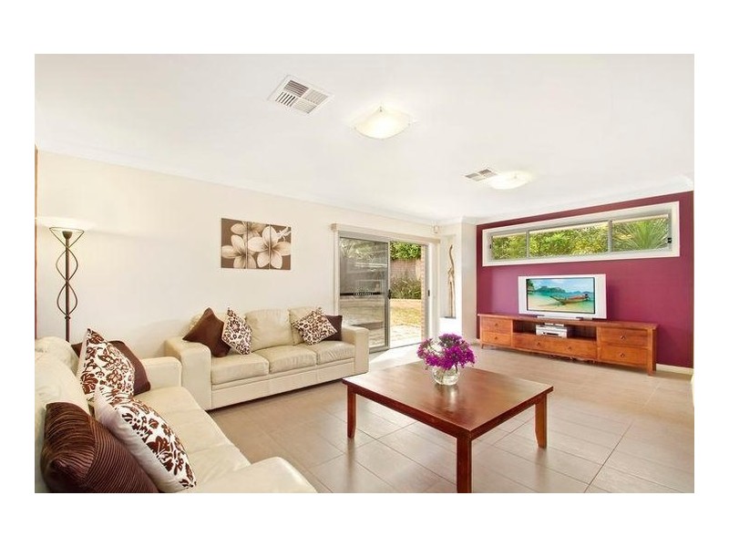 8 Rockley Avenue, Baulkham Hills NSW 2153