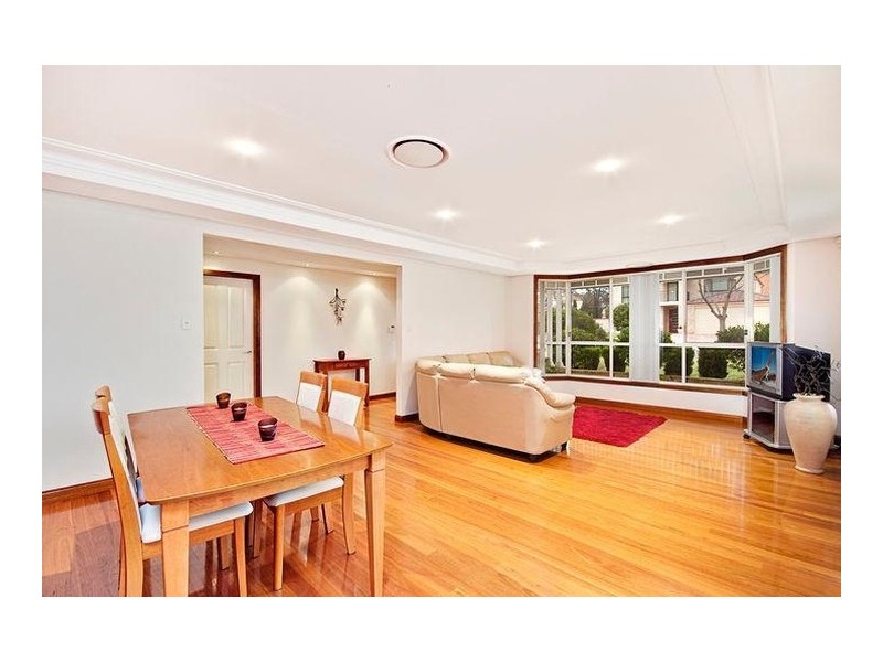 25 Tallowood Grove, Beaumont Hills NSW 2155