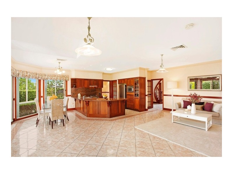 4 Grantown Court, Castle Hill NSW 2154