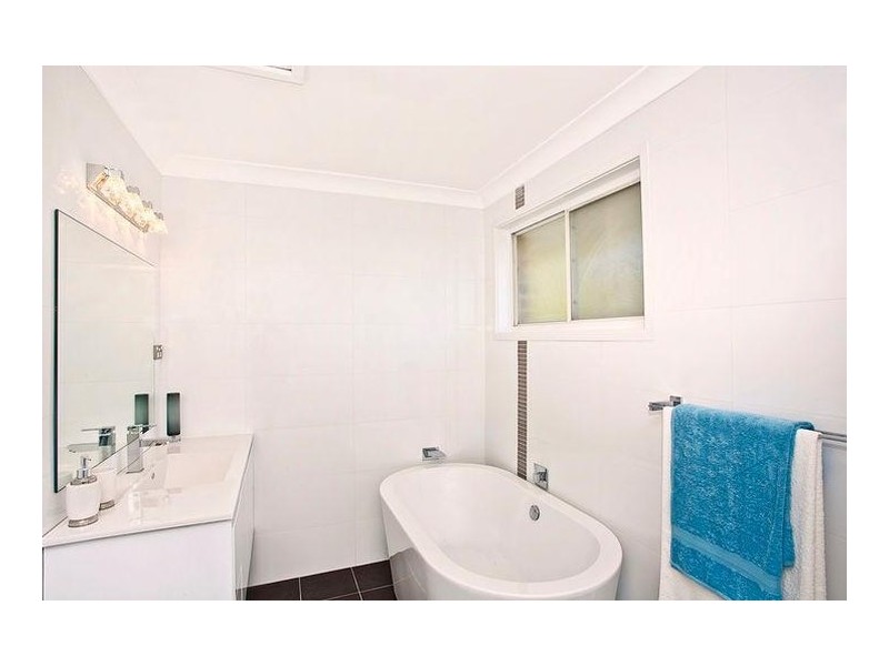 18 Chapman Avenue, Castle Hill NSW 2154