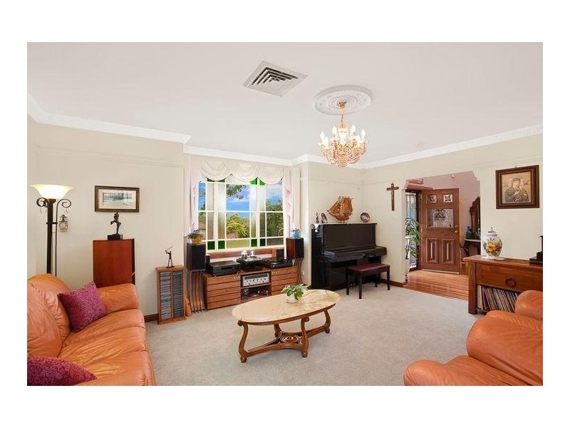 62 Yaringa Road, Castle Hill NSW 2154