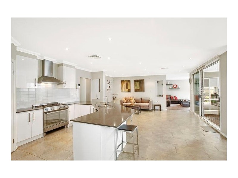 13 Honeyeater Crescent, Beaumont Hills NSW 2155