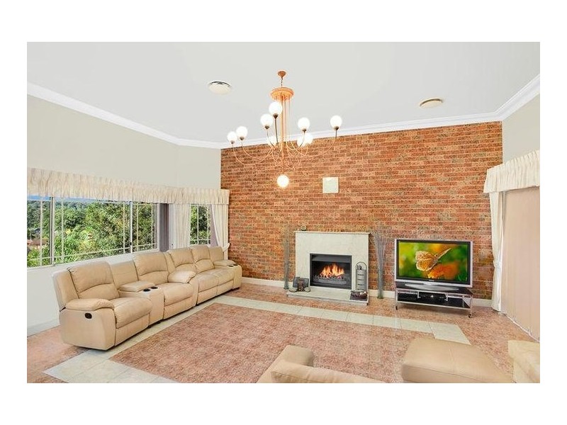 11 Redwood Close, Castle Hill NSW 2154