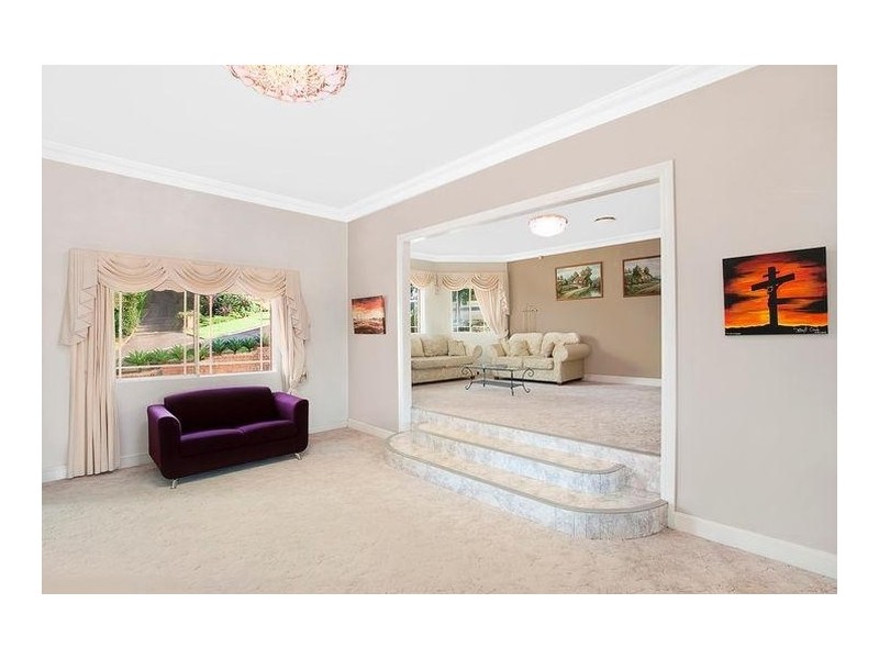 11 Redwood Close, Castle Hill NSW 2154