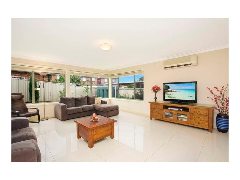 1 Kinchega Crescent, Glenwood NSW 2768