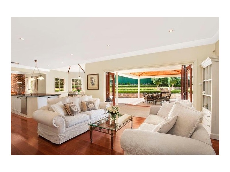 32 Redwood Close, Castle Hill NSW 2154