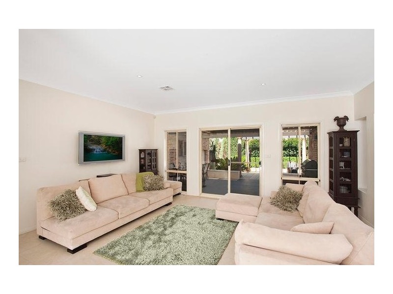 38 Kingussie Avenue, Castle Hill NSW 2154