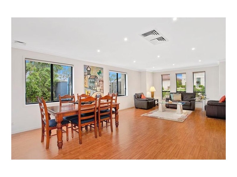 18 Ashtead Parade, Stanhope Gardens NSW 2768