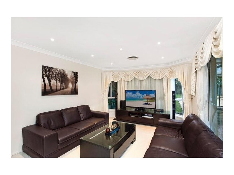 90 Oakhill Drive, Castle Hill NSW 2154