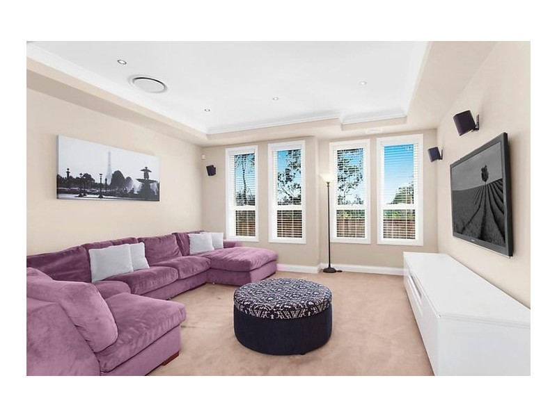 19 Brookfield Way, Castle Hill NSW 2154