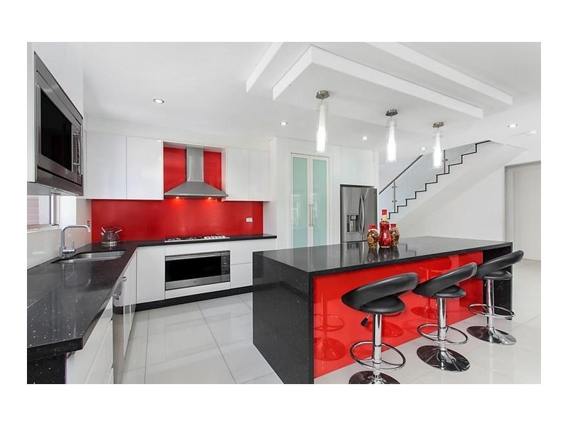 4 Waterfall Crescent, Bella Vista NSW 2153