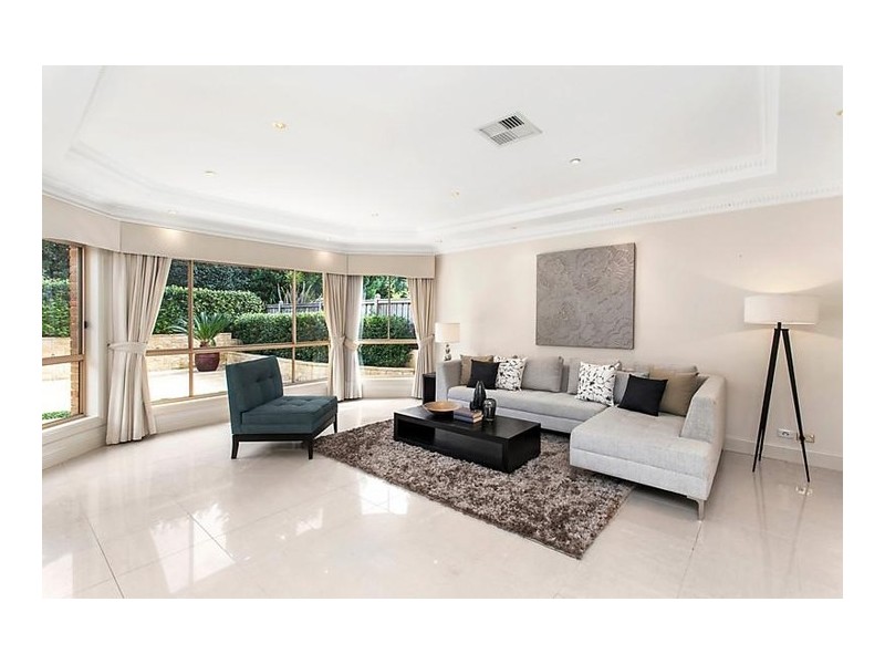 6 Smalls Creek Way, Beaumont Hills NSW 2155