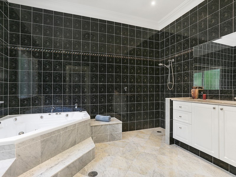 220 Ridgecrop Drive, Castle Hill NSW 2154