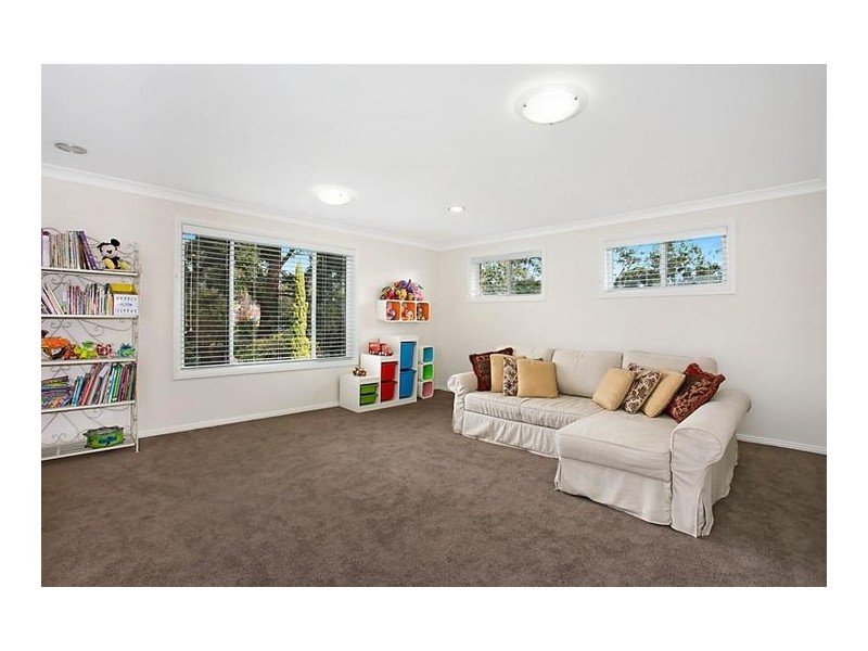 18 St Marks Avenue, Castle Hill NSW 2154