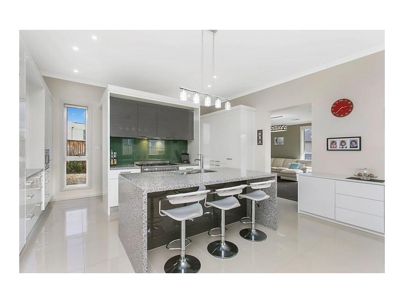 8 Montpellier Rise, Bella Vista NSW 2153