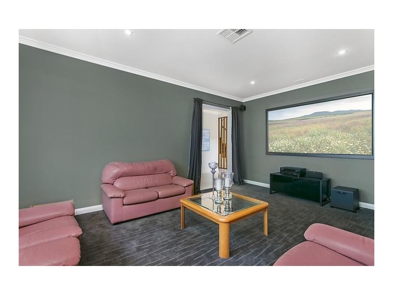 8 Montpellier Rise, Bella Vista NSW 2153