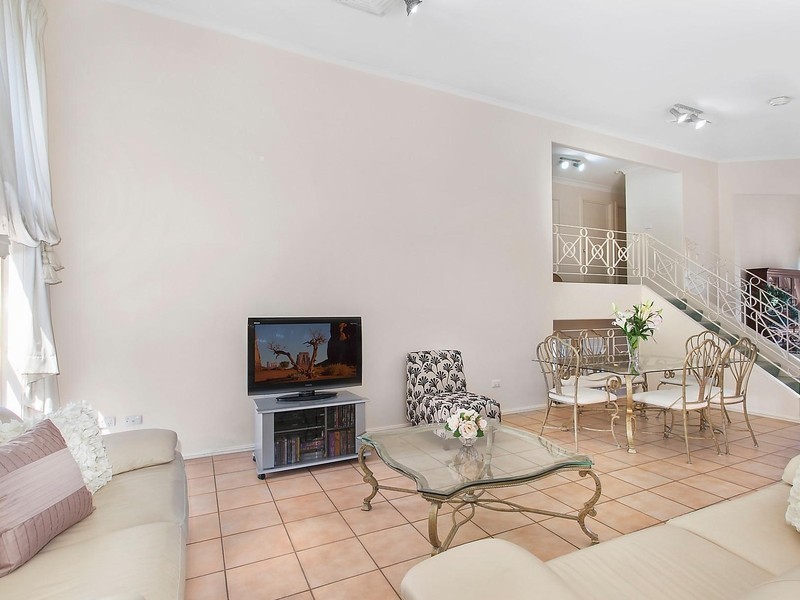 25 Stock Farm Avenue, Bella Vista NSW 2153